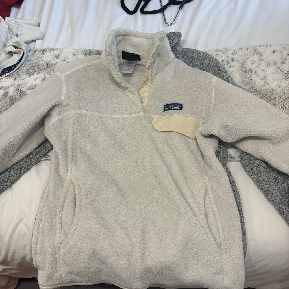 Patagonia Off-White Fleece Jacket